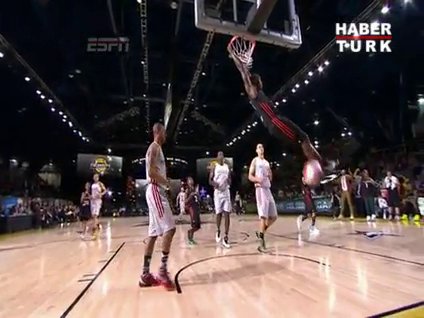 Usain Bolt'tan harika smaç!