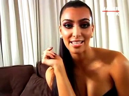 Kim Kardashian göz kamaştırdı!