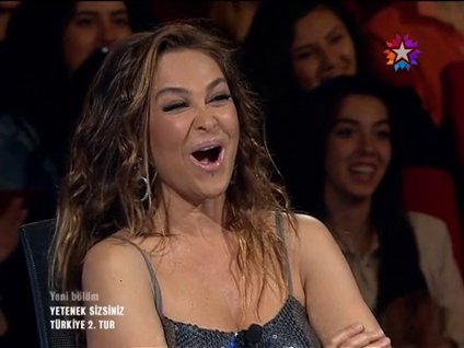 Hülya'yı mest etti!