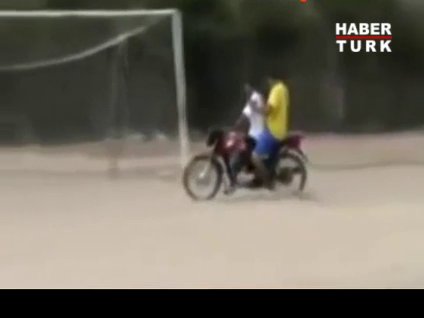 Kaleye motosikletle yetişti