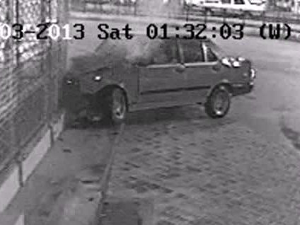 Arabayla kuyumcuya daldı