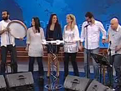 Kardeş Türküler'den halay gösterisi