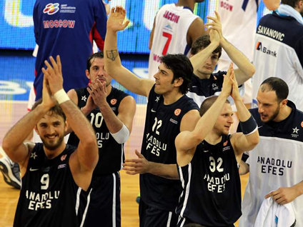 Anadolu Efes pes etmedi