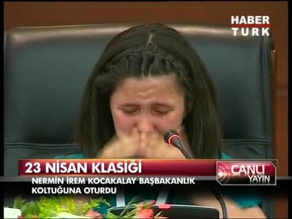 Heyecanlanan Başbakan İrem gözyaşlarını tutamadı