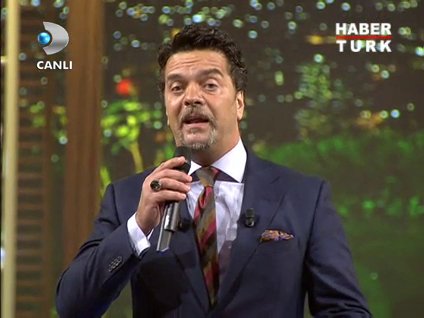 Beyaz, stüdyoyu yıktı!