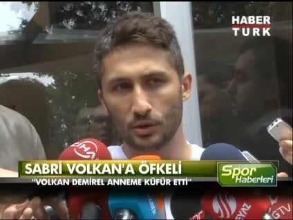 "Anneme küfür etti"