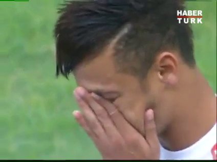 Ağlaya ağlaya veda etti!