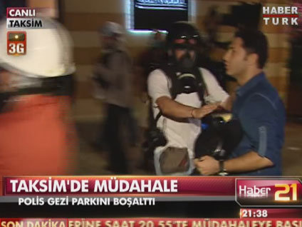 Divan Oteli önünde arbede