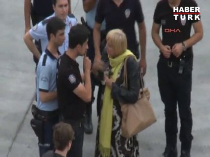Claudia Roth'a Taksim'e giriş yok