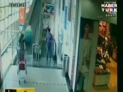 Alışveriş arabasıyla gelen ölüm