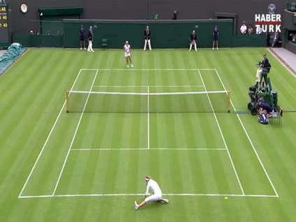 Azarenka çığlıklarıyla sahayı inletti