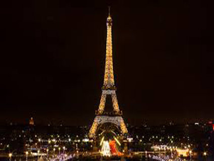 Eyfel Kulesi ziyaretçilerine grev engeli