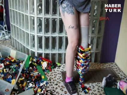 Hayata legolarla tutunuyor