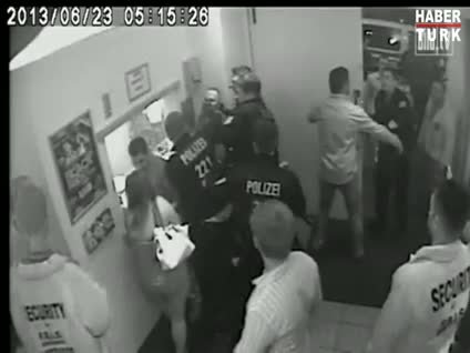 Alman polisi adamı böyle hastanelik etti