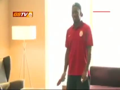 Drogba ile Eboue'nin masa tenisi mücadelesi