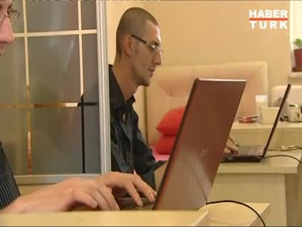 Apple&#039;ı hack&#039;ledi, 13 güvenlik açığını buldu