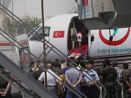 Yaralı polisler Ankara'da