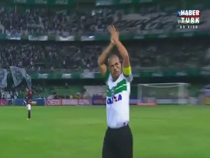 Alex'ten muhteşem frikik golü