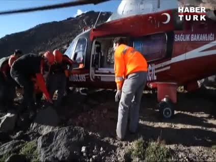 Ağrı Dağı'nın zirvesinde nefes kesen kurtarma