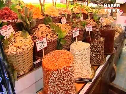 Mısır Çarşısı'nda tezgah tartışması