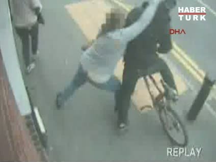 Kapkaççı kadınların hışımına böyle uğradı