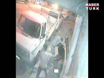 Dört farklı zincirle bağlanmış motosikleti böyle çaldılar
