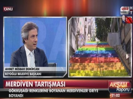 "Merdivenleri biz boyadık"