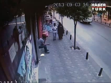 Saniyelerle ölümden döndüler!