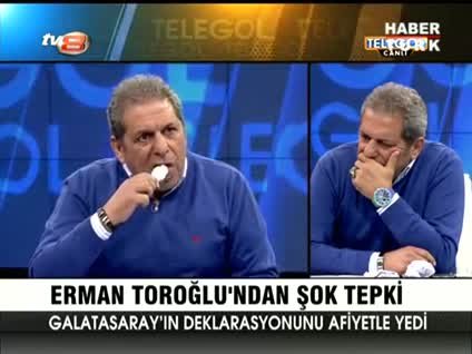 Erman Toroğlu canlı yayında kağıt yedi!
