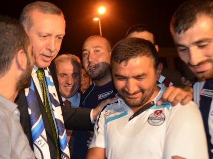 Başbakan'a evinin önünde sürpriz