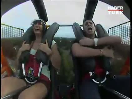 Kız arkadaşına rezil oldu