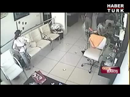 3 dakikada çantaları çaldı