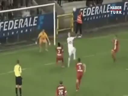 Attığı rövaşatayla izleyenleri büyüledi