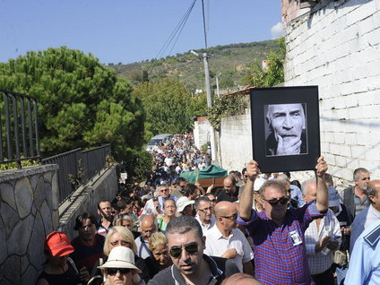 Tuncel Kurtiz'e veda