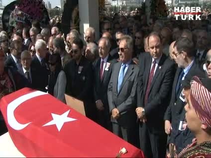 Turgut Özakman defnedildi