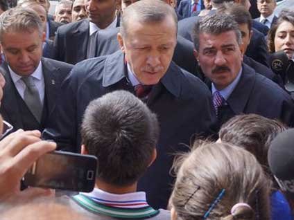 Başbakan'ı duygulandıran başörtüsü teşekkürü