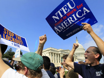 Hükümet krizi 5. gününde, memurlar eylemde