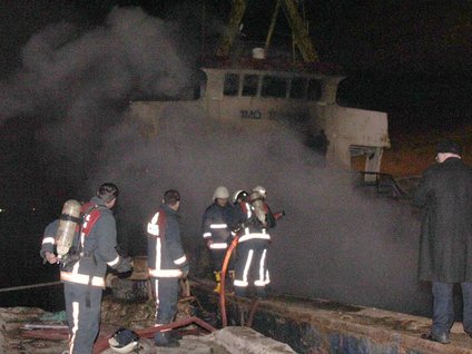 Maltepe'de gemi yangını