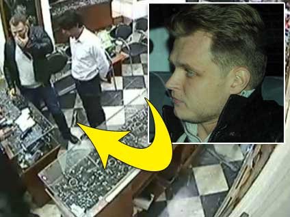 Kuyumcu yabancı turist hırsıza böyle suçüstü yaptı