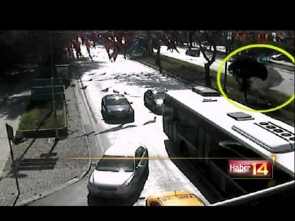 Beşiktaş'taki kaza saniye saniye kameralarda