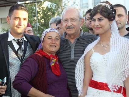 Kemal Kılıçdaroğlu genç çifte büyük sürpriz yaptı