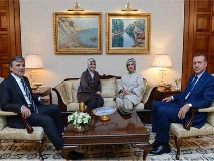 Erdoğan ailesinden, Cumhurbaşkanı Gül'e Hac ziyareti