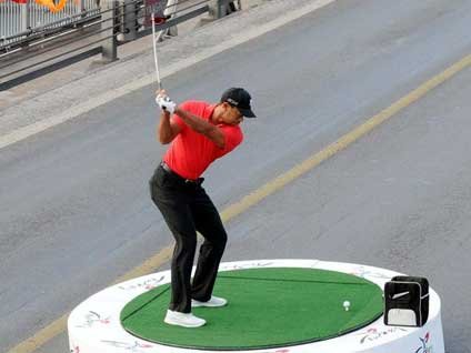 İşte Boğaz Köprüsü'nde Tiger Woods'un vuruş yaptığı o an