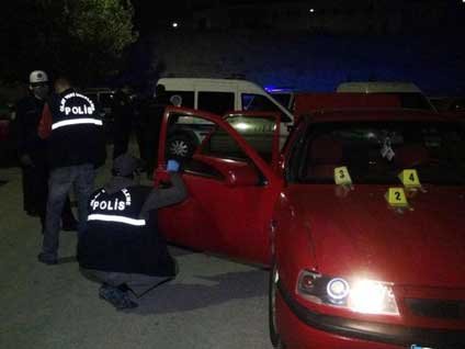 Elazığ Fırat Üniversitesi'nde silahlı kavga 1'i polis 7 kişi yaralandı