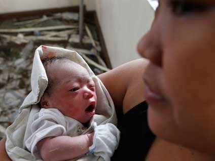 Filipinler'de mucize bir doğum gerçekleşti