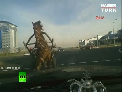 At arabası korku dolu anlar yaşattı