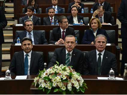 AK Parti yeni anayasa çalışmalarını bitirdi