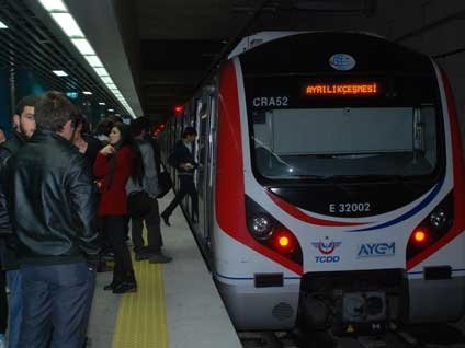 Marmaray'da 50 bin dolar buldu