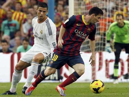 Messi ve Ronaldo yumruk yumruğa