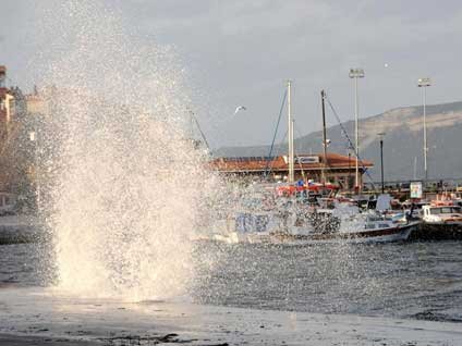 Çanakkale'yi fırtına vurdu
